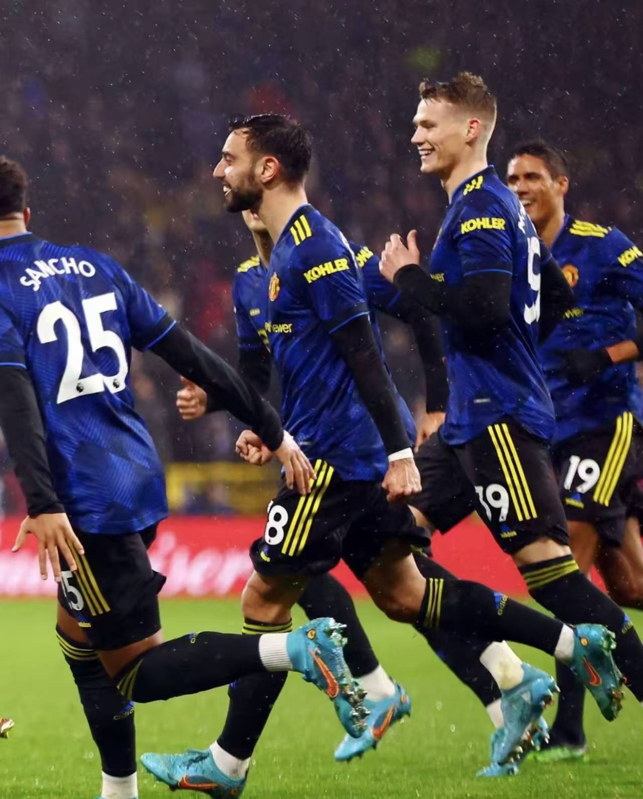 佛罗伦萨客场大胜都灵，取得胜利