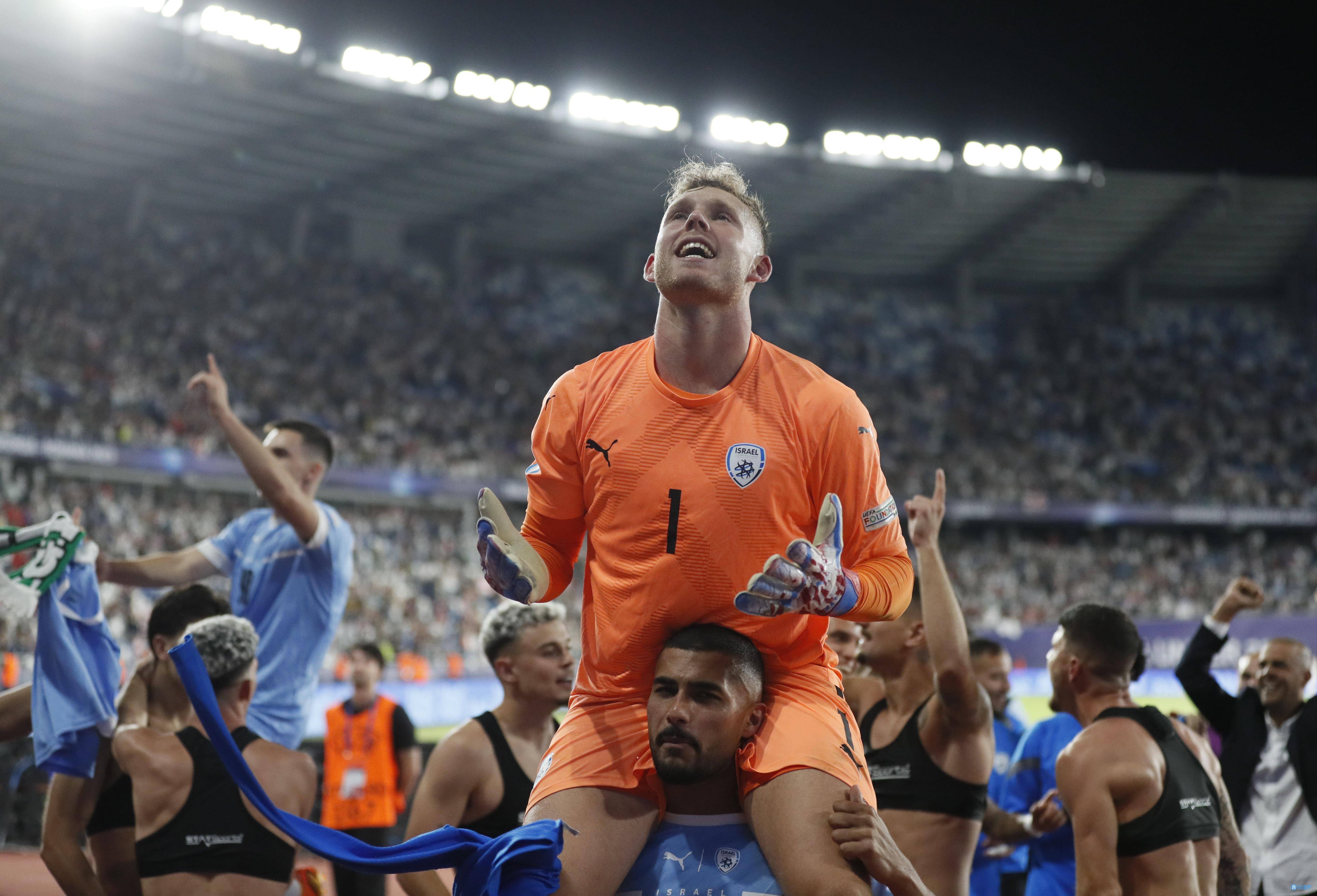 门将表现出色,关键时刻挽救球队的简单介绍 门将表现出色,关键时刻挽救球队的简单介绍