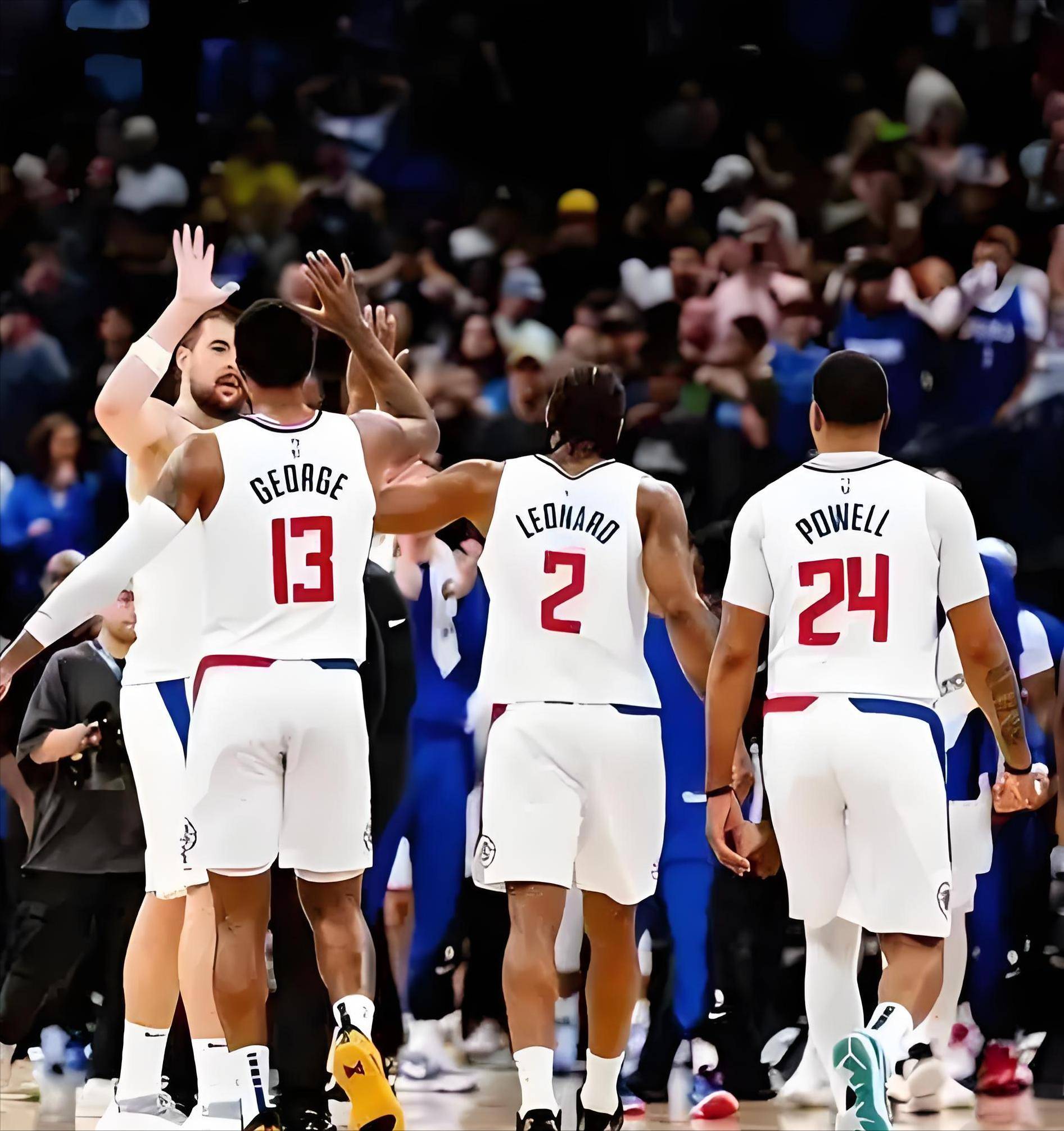 包含独行侠球员集体爆发,取得关键胜利的词条 包含独行侠球员集体爆发,取得关键胜利的词条