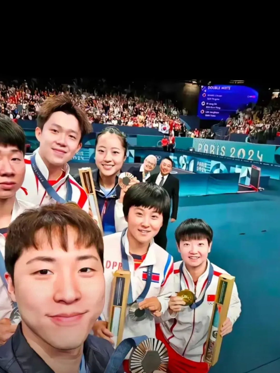 关于冠军队员场上表现力和默契程度令人惊叹的信息