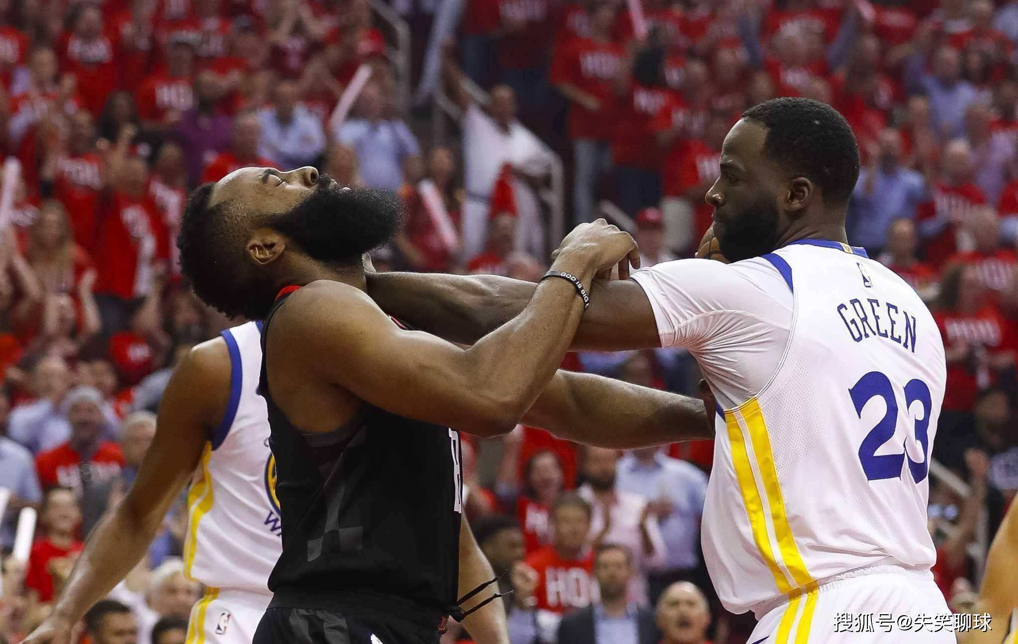 开云体育官方网站-比赛中出现意外情况，球员处理得当避免恶性事件发生的简单介绍