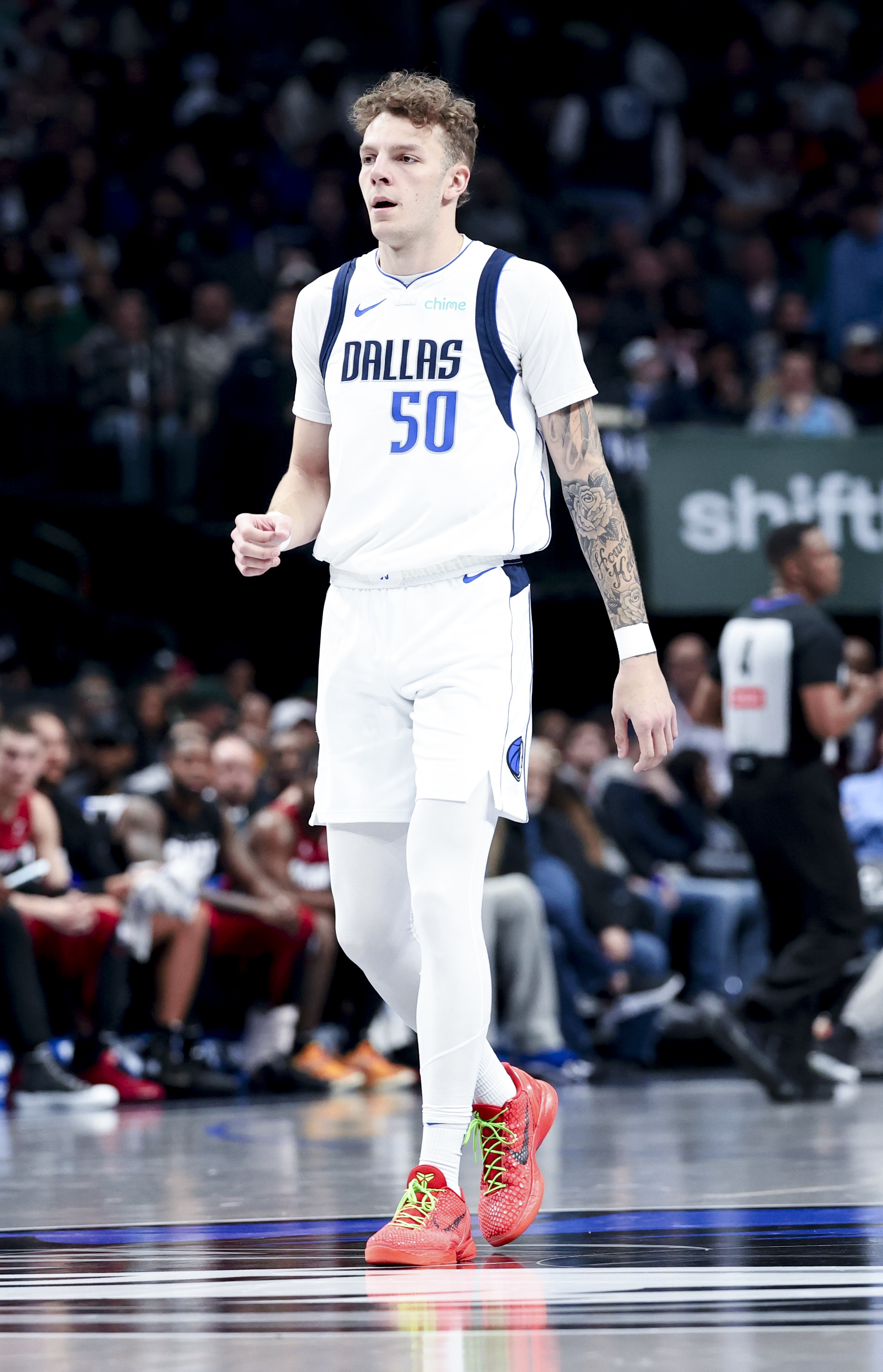 开云下载-球队新秀崭露头角，成为关注焦点