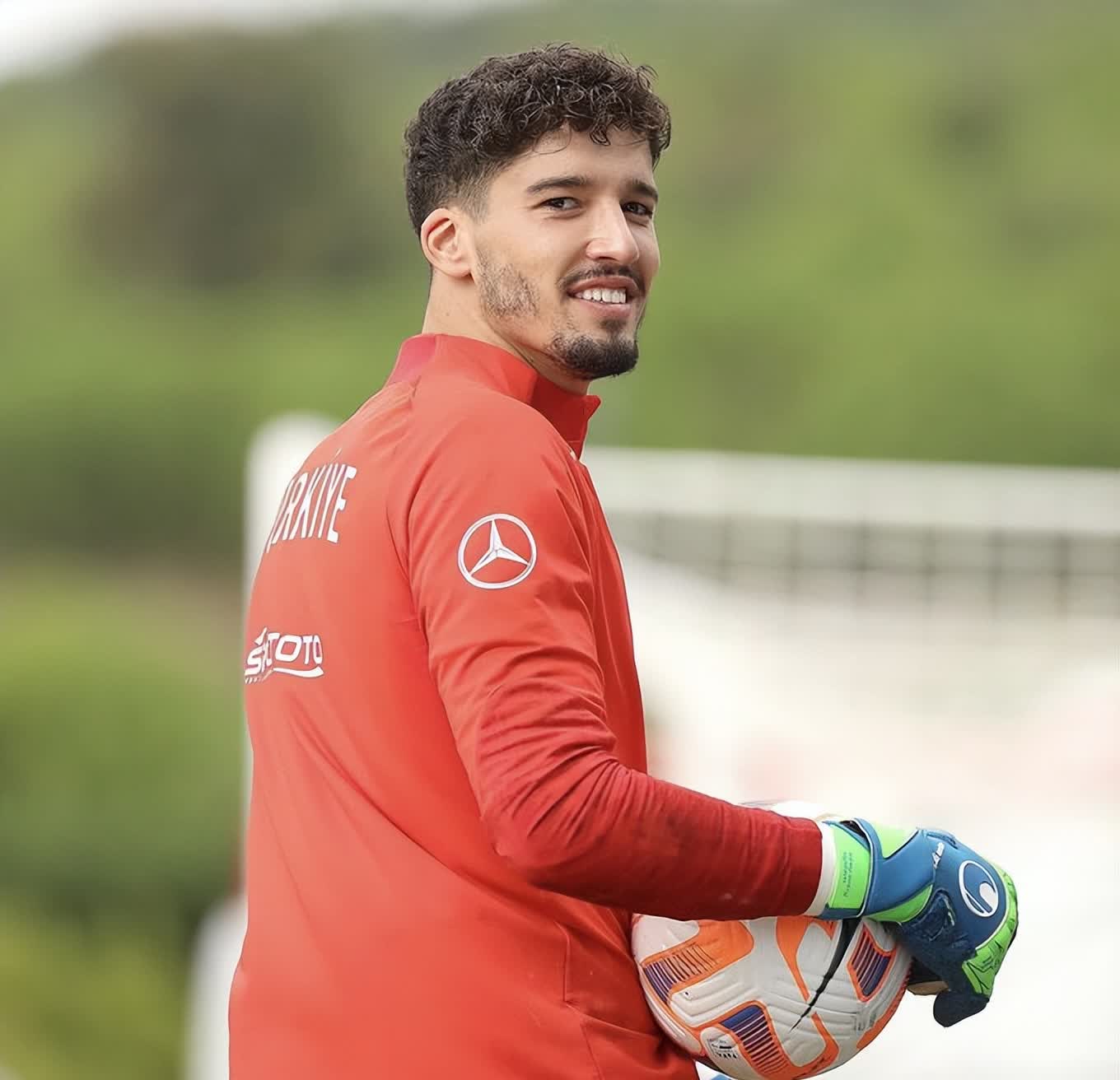 开云体育下载-托拉辛发挥出色，帮助球队继续保持不败纪录的简单介绍