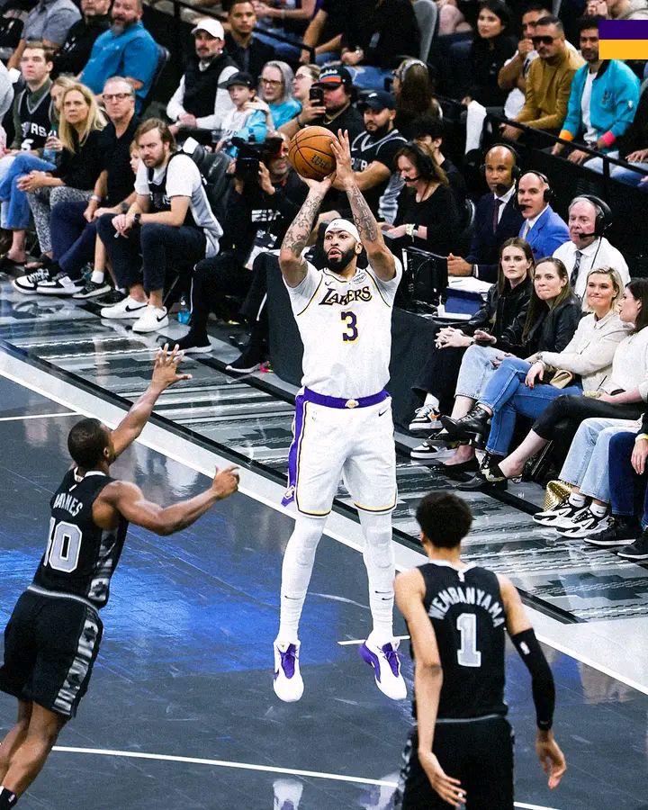 勇士后卫状态回勇,领队击败马刺 勇士后卫状态回勇,领队击败马刺