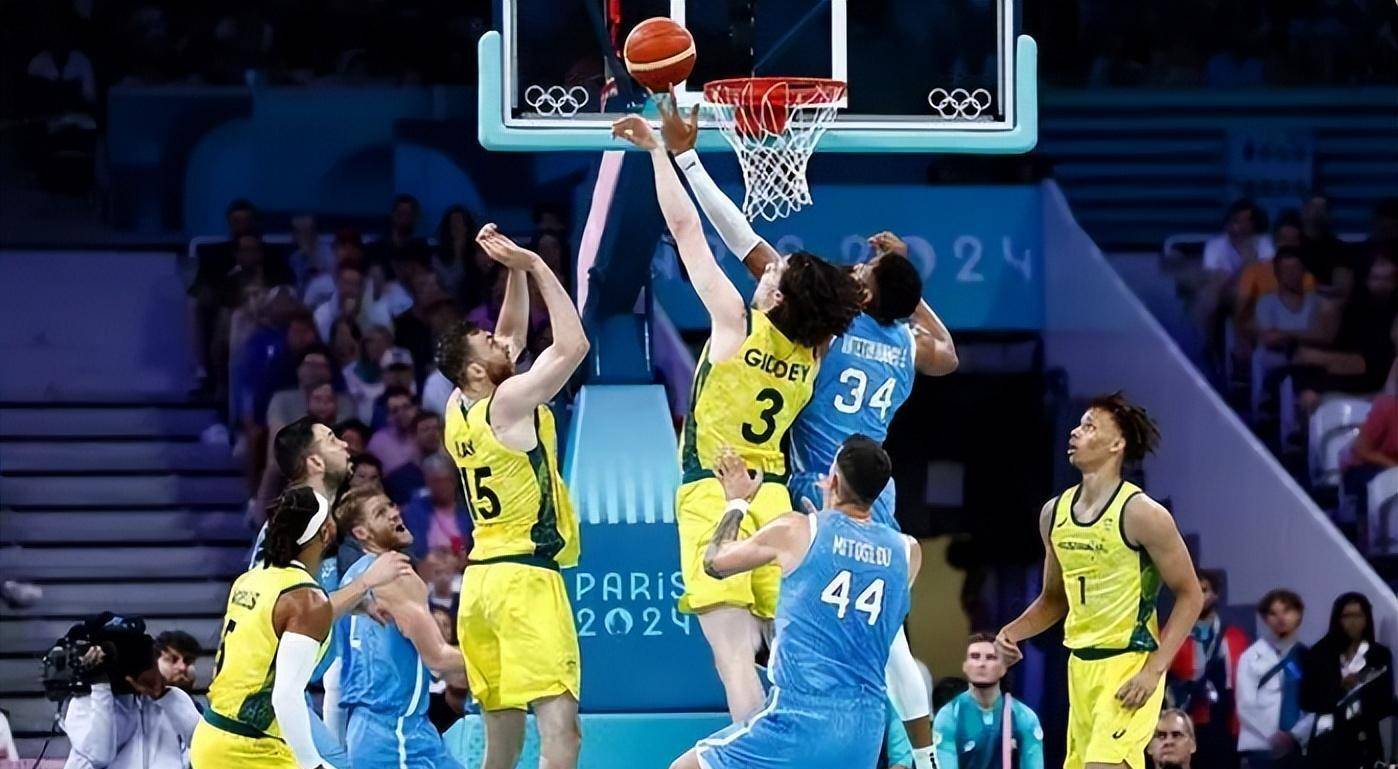 澳大利亚球队赢得关键胜利，晋级四分之一决赛的简单介绍