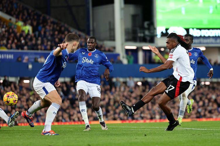 开云体育在线-包含埃弗顿逆袭成功，主场夺得三分排名上升的词条