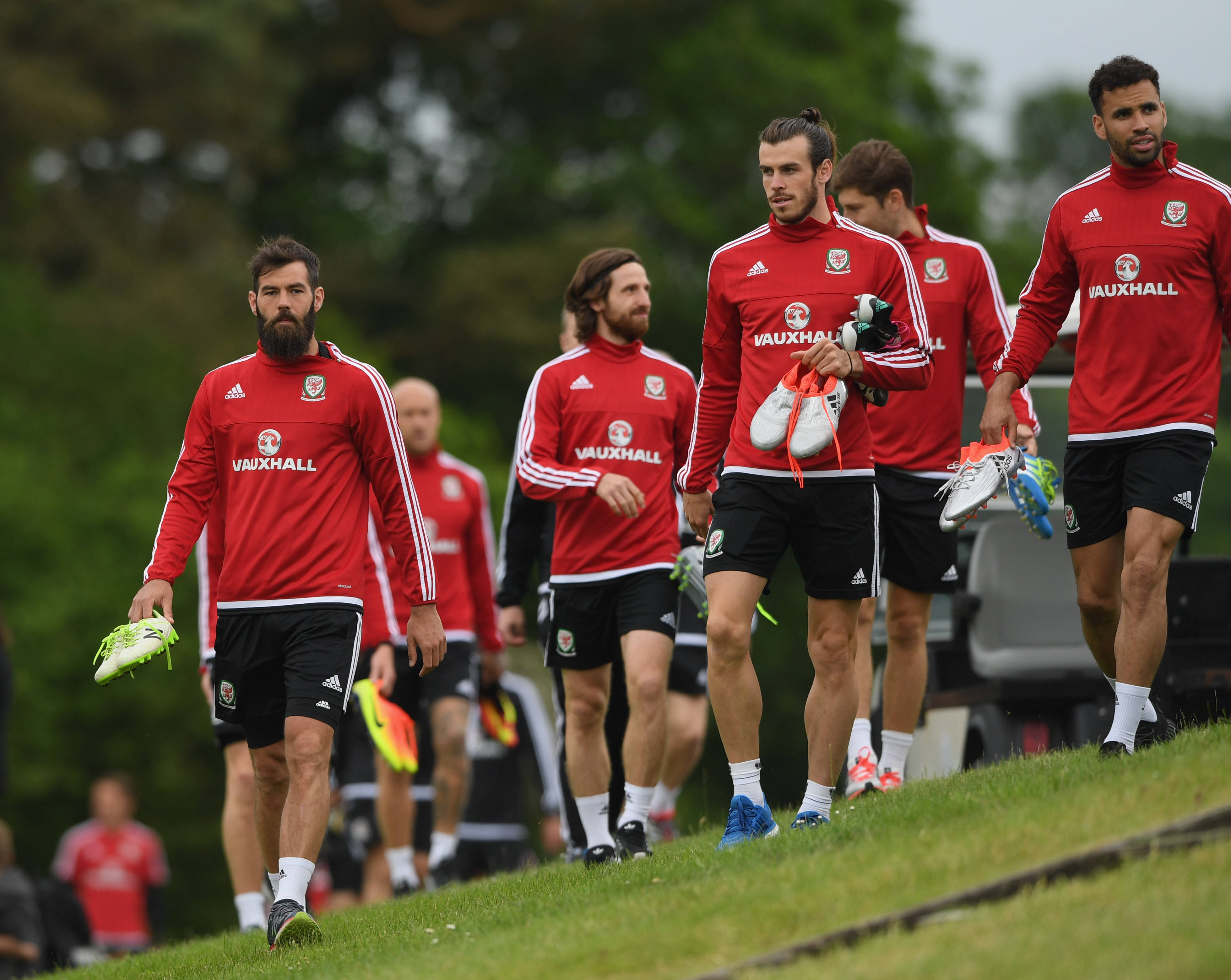 开云体育APP下载-沙奇里：欧洲杯征程需迈出坚实一步，不可大意的简单介绍