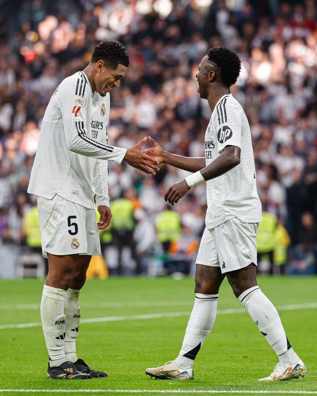 开云体育官网-埃瓦尔主场战平奥萨苏纳，挽救一分的简单介绍