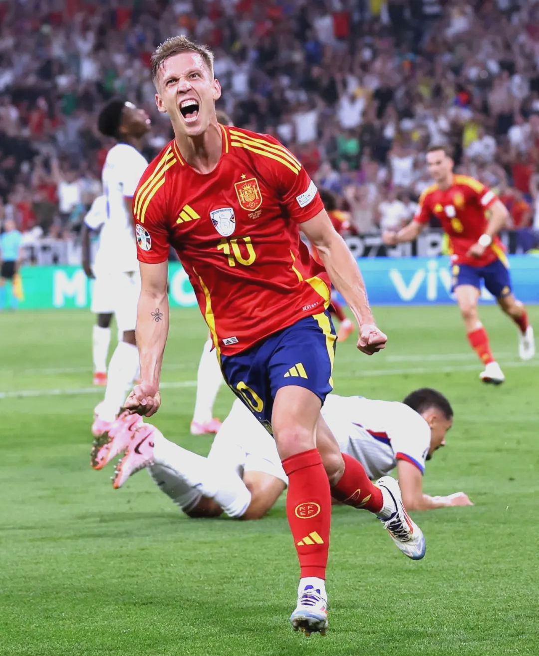 开云官网-西班牙队大胜晋级稳坐正赛席位