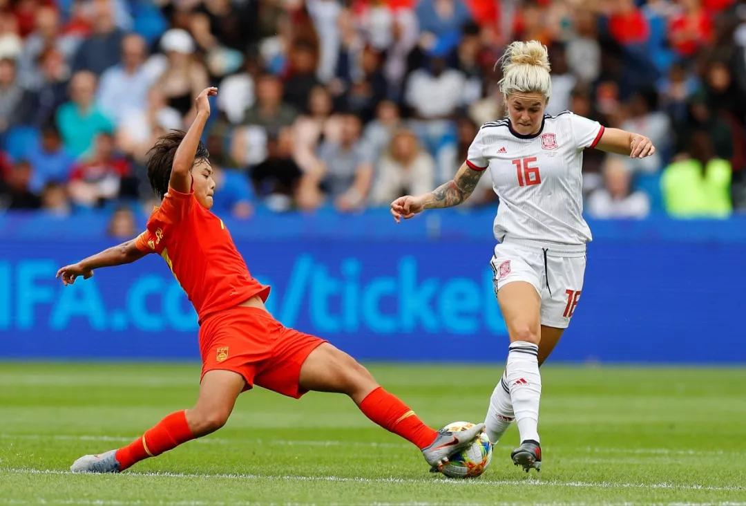 包含西班牙遭遇瑞典逼平，晋级前景未明的词条