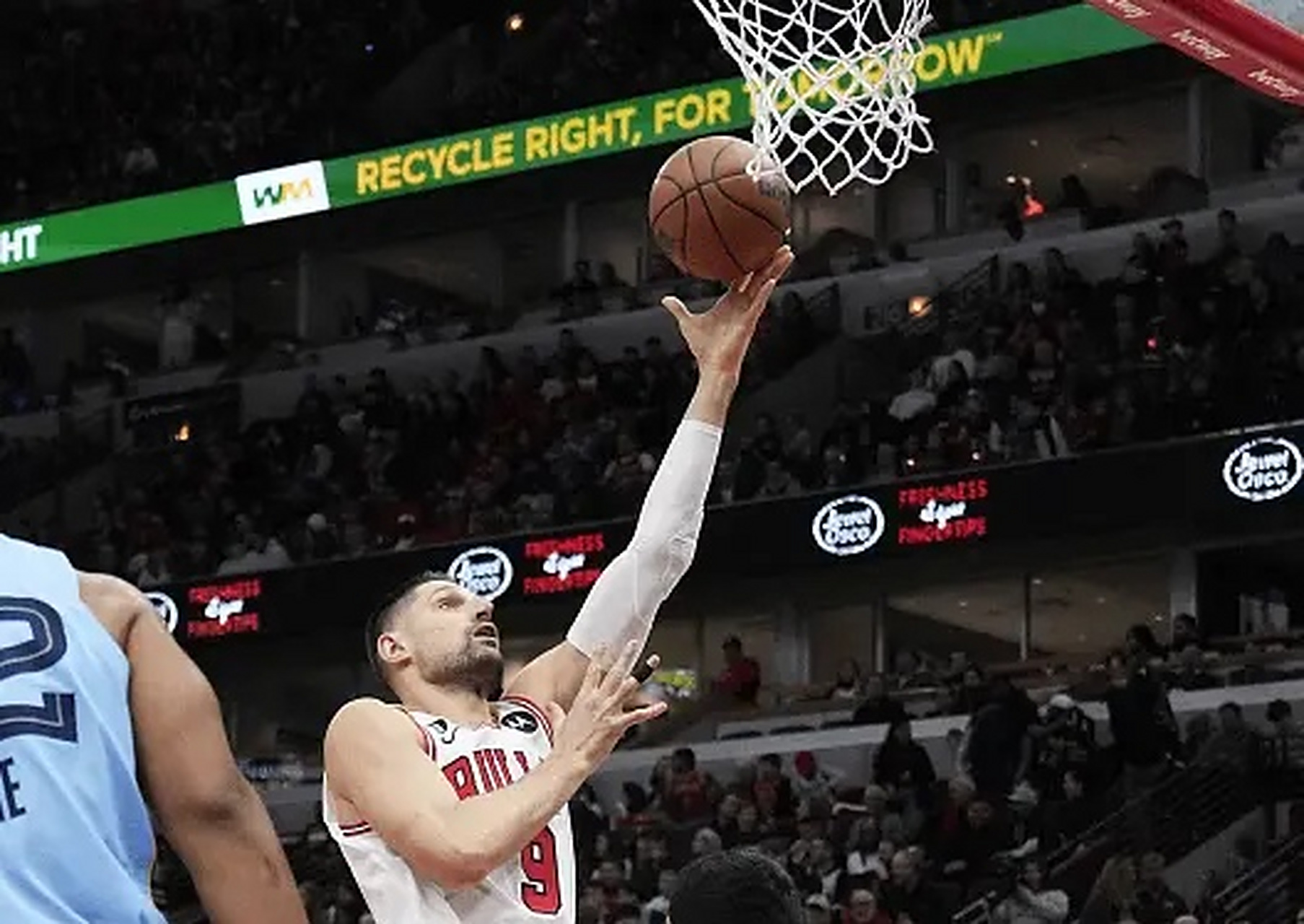 公牛主场大胜灰熊,拉文绝杀神奇的简单介绍 公牛主场大胜灰熊,拉文绝杀神奇的简单介绍