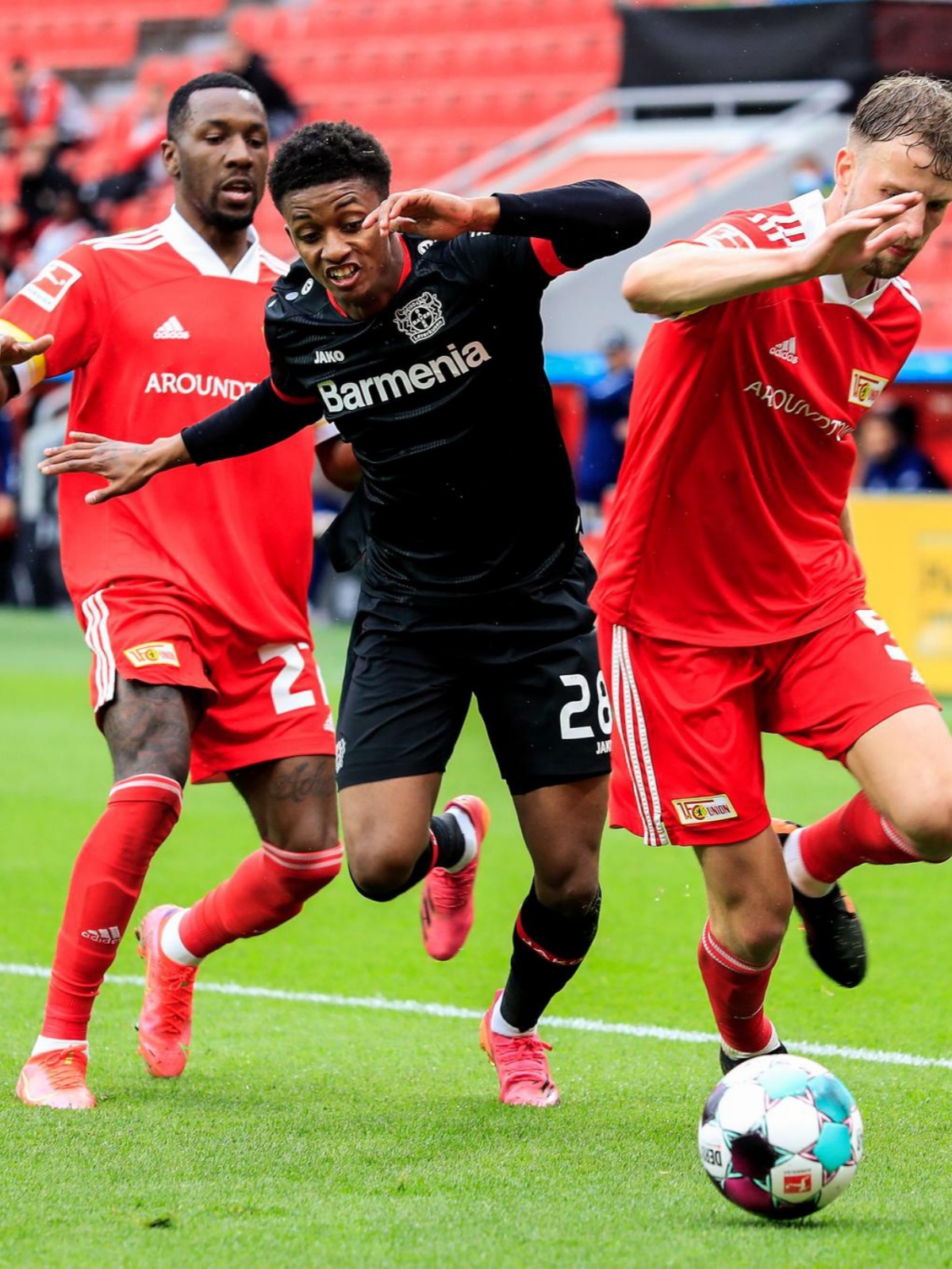 开云体育APP下载-曼城客场逼平切尔西，保持不败的简单介绍