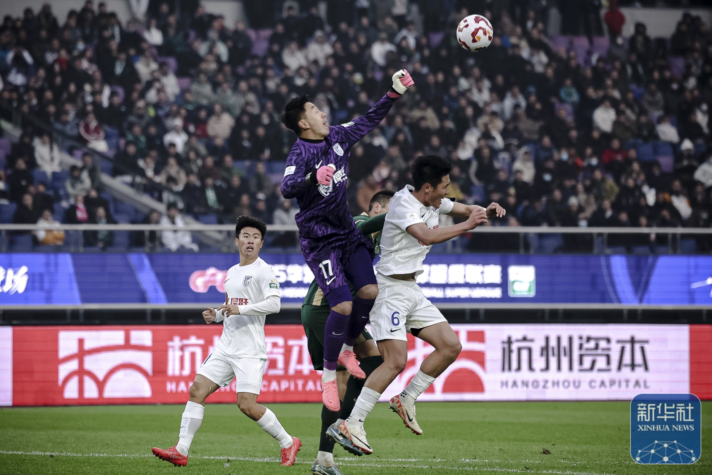 开云下载-包含联赛紧张进行，球队备战状态积极的词条