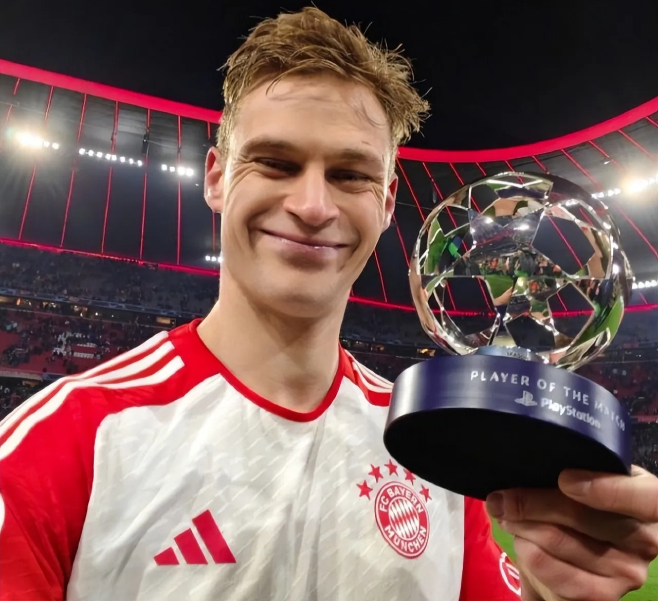 沙尔克中场发挥出色,助球队取得胜利 沙尔克中场发挥出色,助球队取得胜利