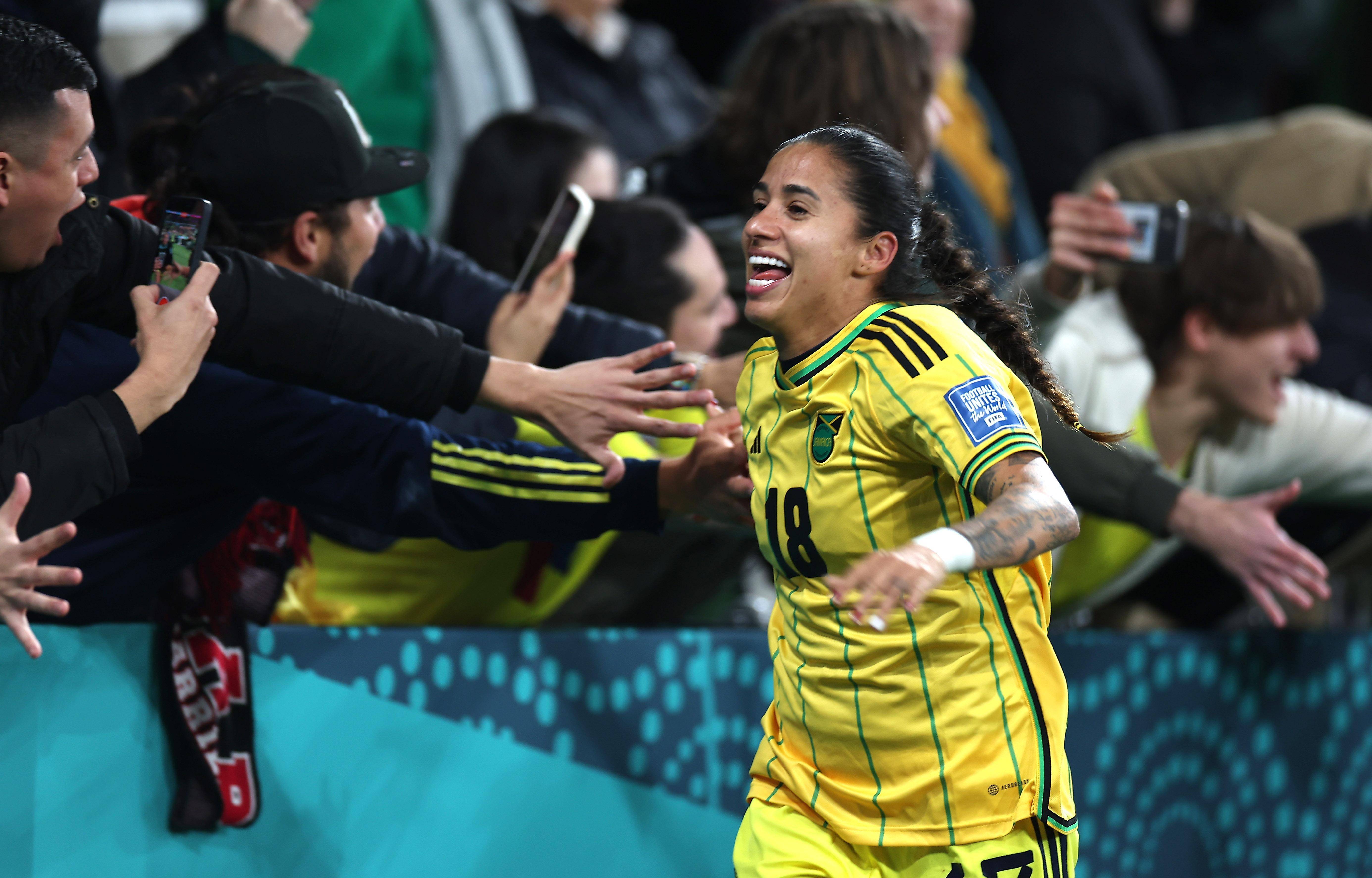 国际足球赛事,女队获得胜利 国际足球赛事,女队获得胜利