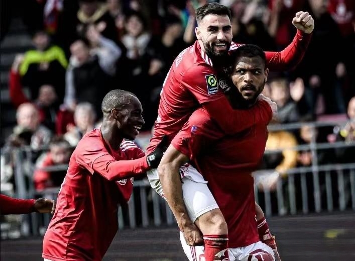 开云平台-包含南特主场迎战布雷斯特，力争主场不败的词条