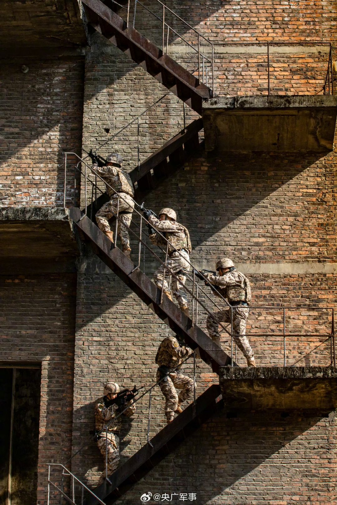 开云体育入口-关于不来梅队目标冠军奖杯，士气高昂的信息