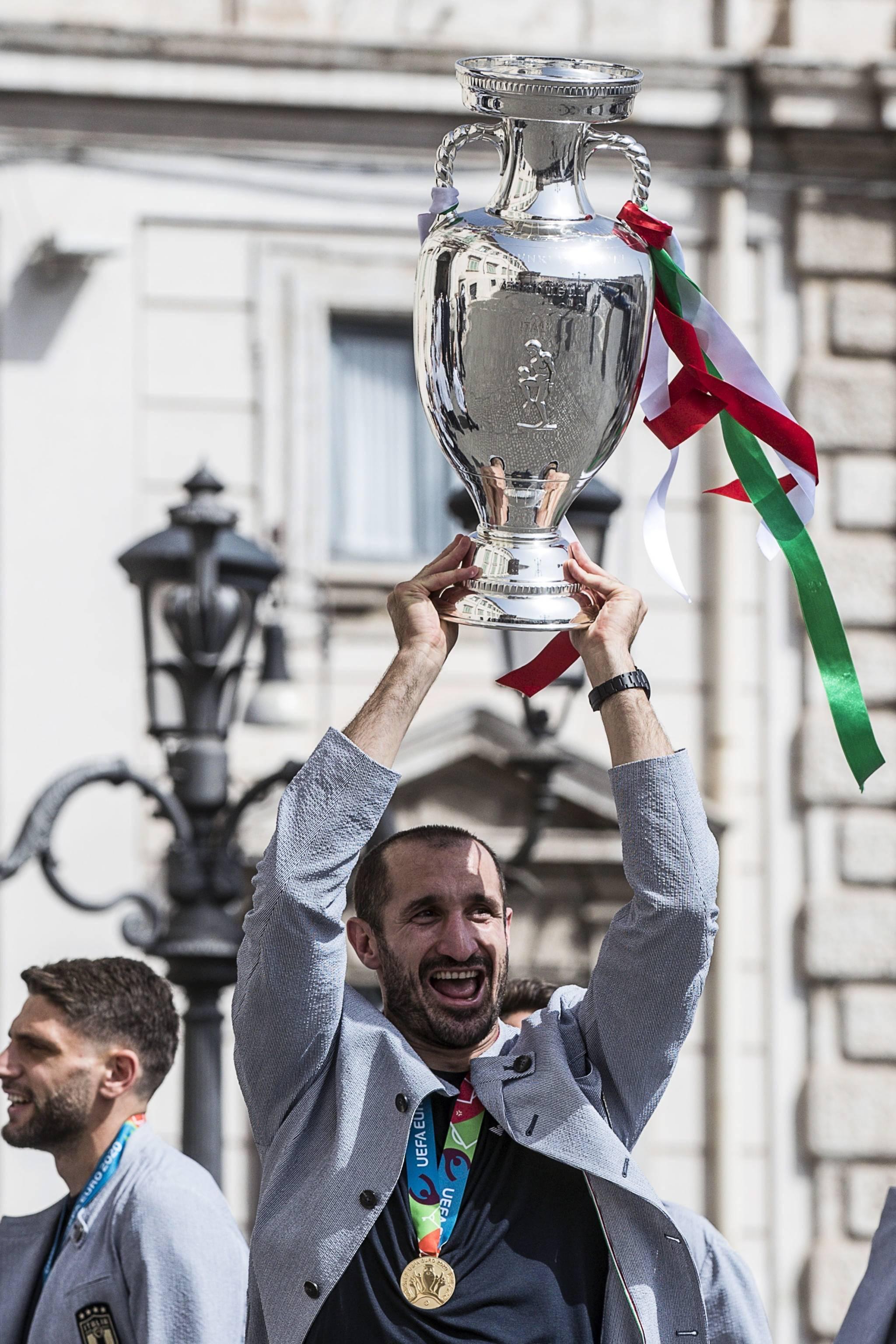 意大利队表现出色斩获多枚奖牌 意大利队表现出色斩获多枚奖牌