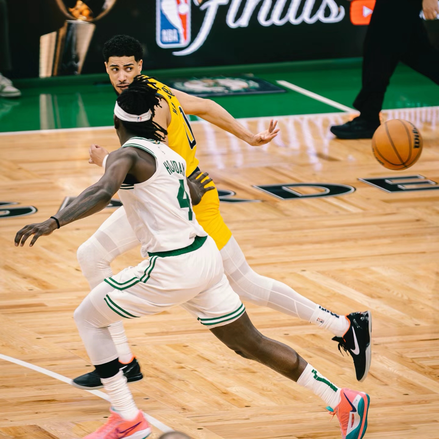 开云体育下载-包含步行者大胜凯尔特人，赛迪斯顿表现亮眼。的词条