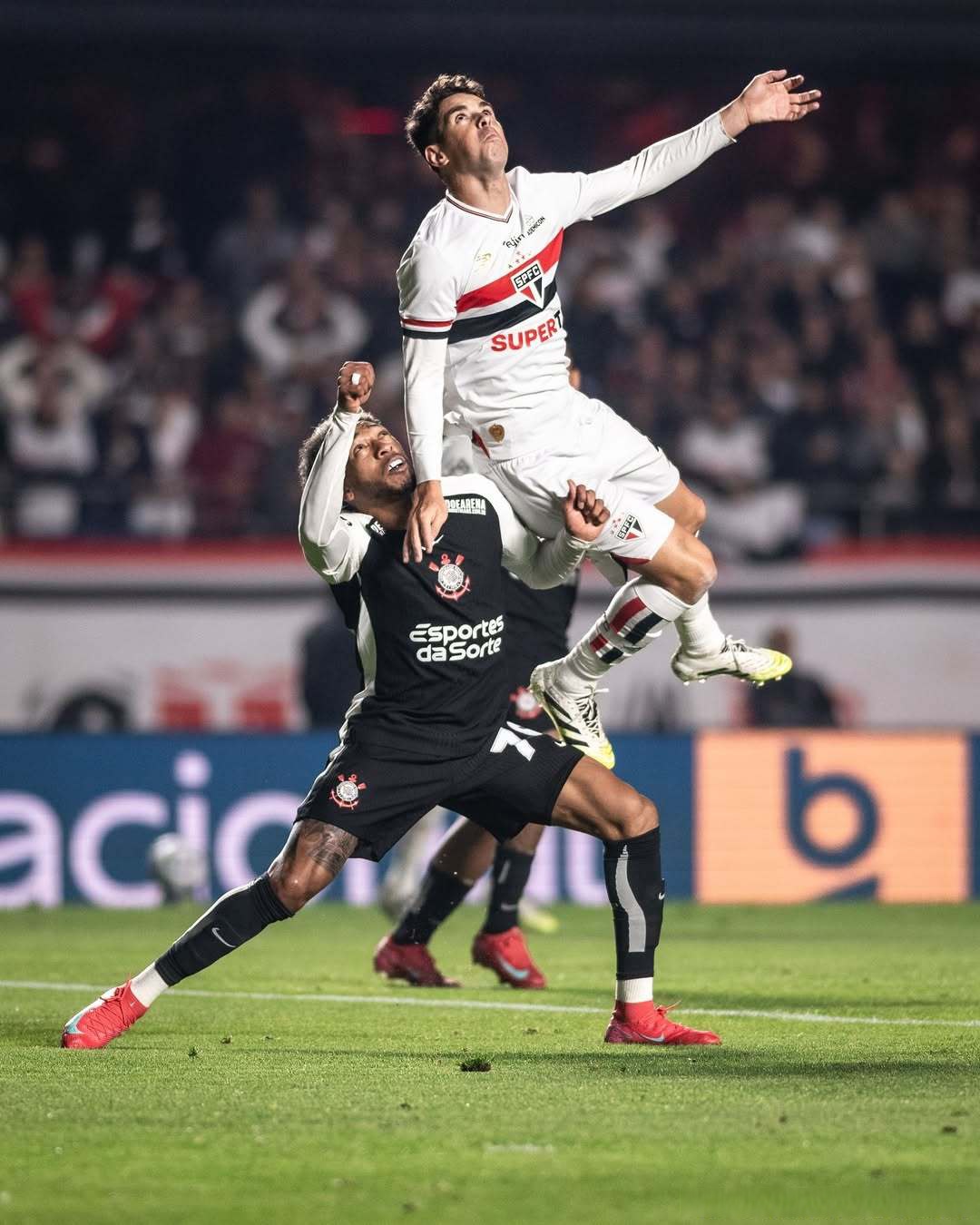 塞维利亚险胜阿根廷,莫德里奇点燃赛场 塞维利亚险胜阿根廷,莫德里奇点燃赛场