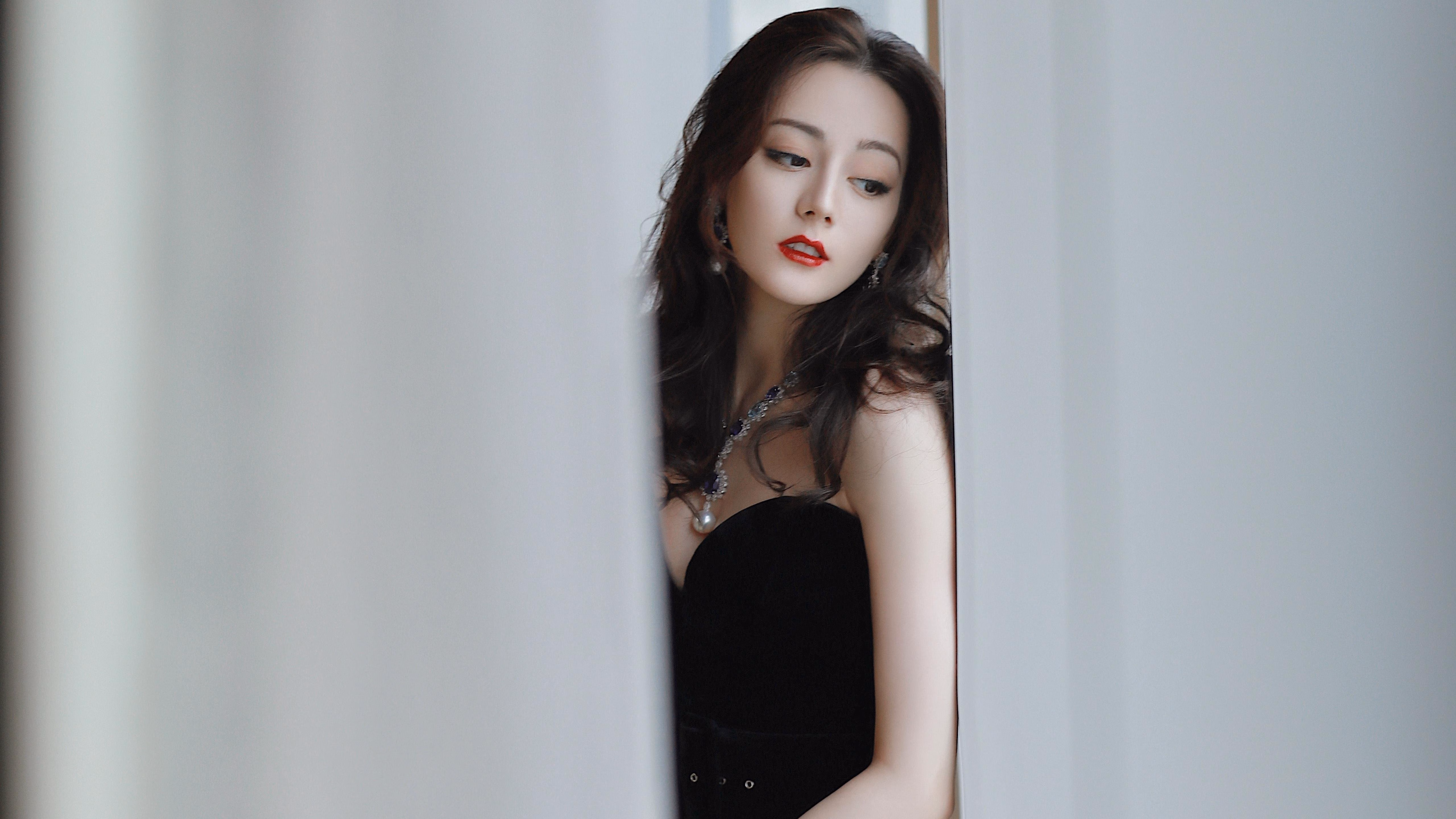 德里赫特铸就钢铁防线，威尔士单节风暴击溃塞维利亚