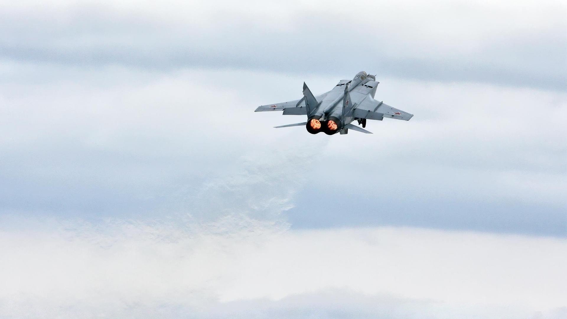 欧冠决赛之夜的篮球映照，塔图姆如何让比赛提前失去悬念